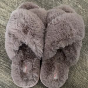 Mauve Fluffy Slippers